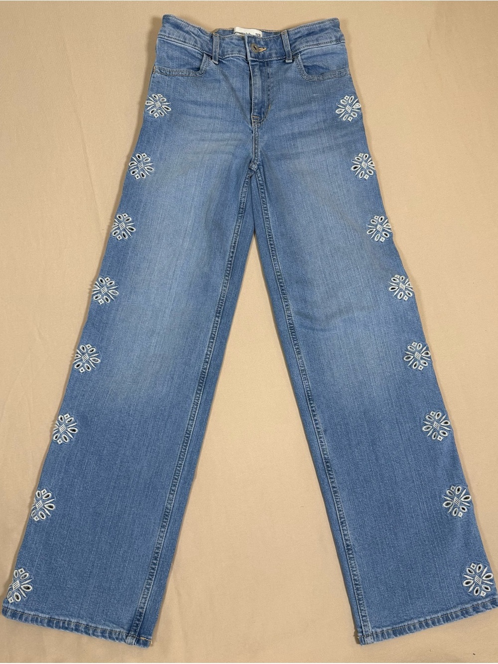 Abercrombie Kids Girls Light Blue Embroidered Wide-Leg Jeans, Size 11/12 Long.
